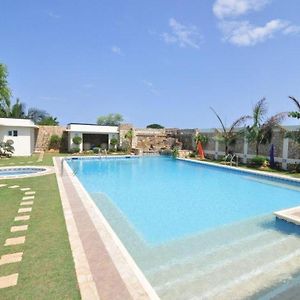 West Loch Park Hotel